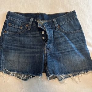 Levis 501 cutoff jean shorts